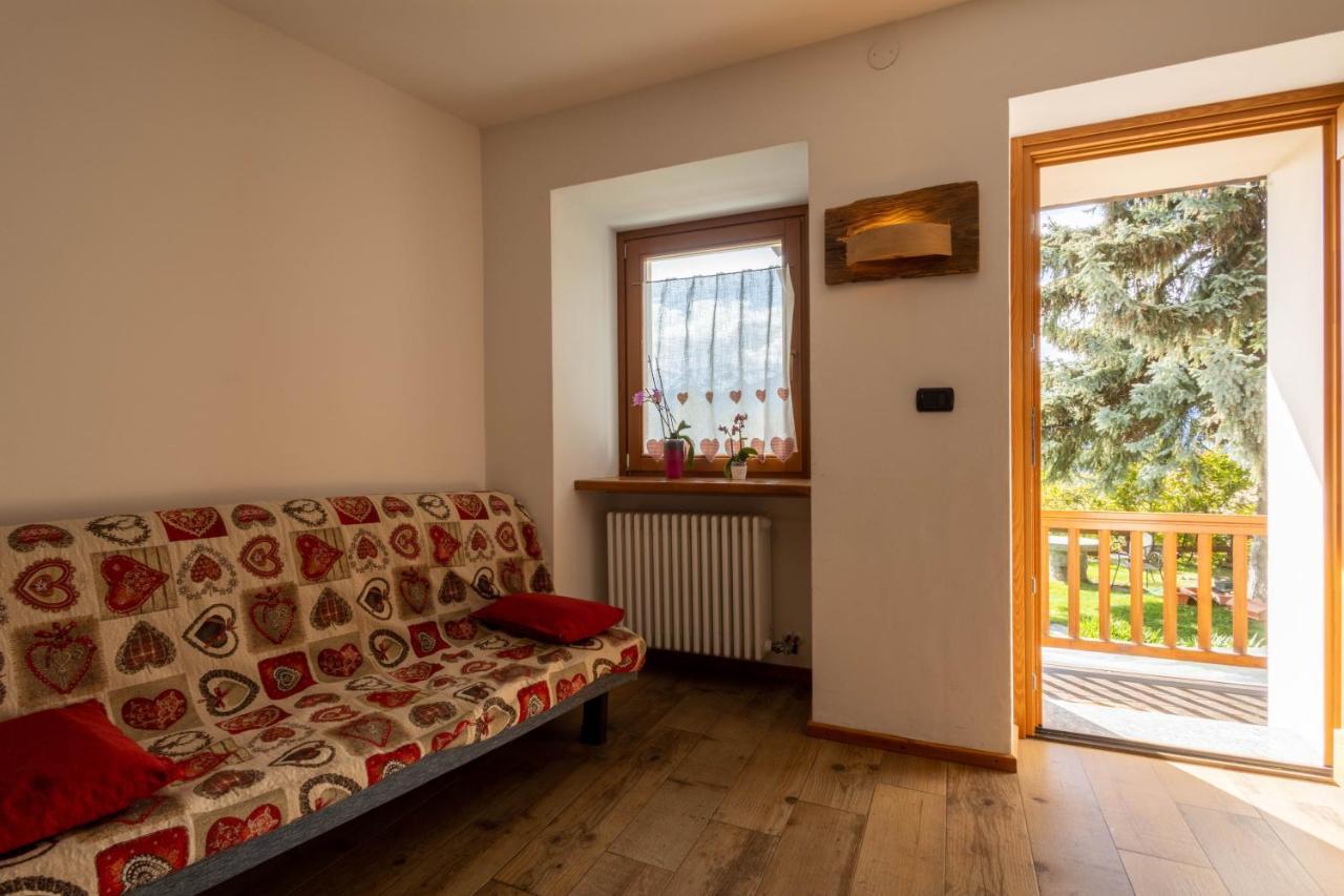 Le Vieux Noyer - Appartamenti Al Verde Villaggio Di Rumiod Saint-Pierre Eksteriør billede