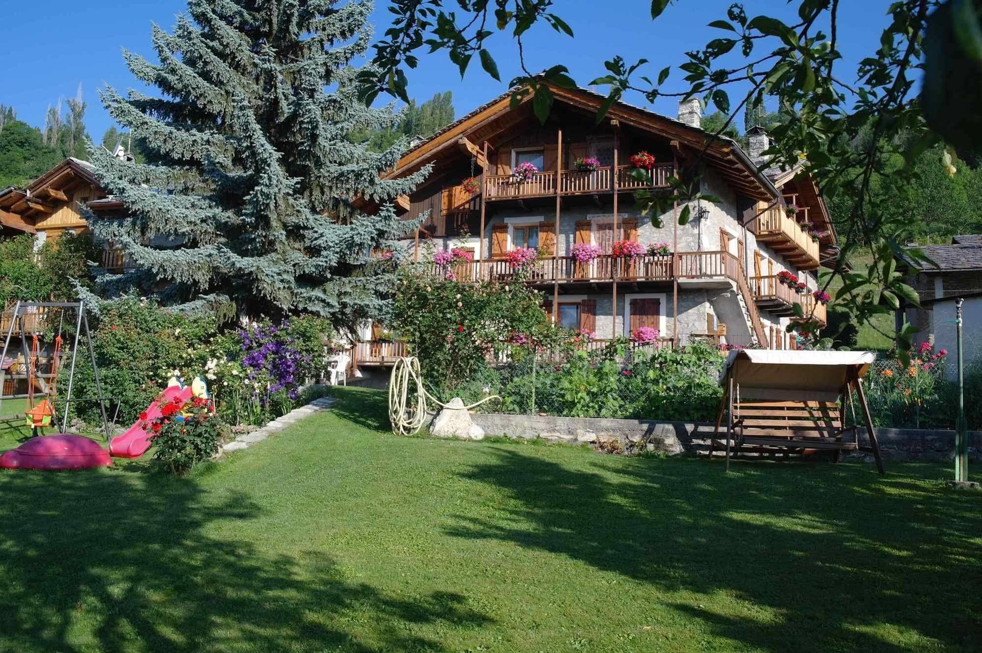 Le Vieux Noyer - Appartamenti Al Verde Villaggio Di Rumiod Saint-Pierre Eksteriør billede